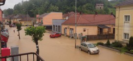 ШТАБ ЗА ВАНРЕДНЕ СИТУАЦИЈЕ: Три куће срушене, а око 500 поплављено